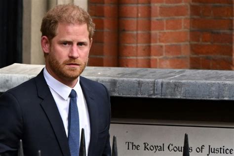 Harry arrives in London after King's cancer diagnosis .